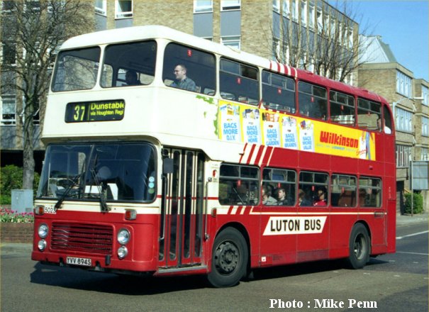 YVV894S in Luton Bus livery